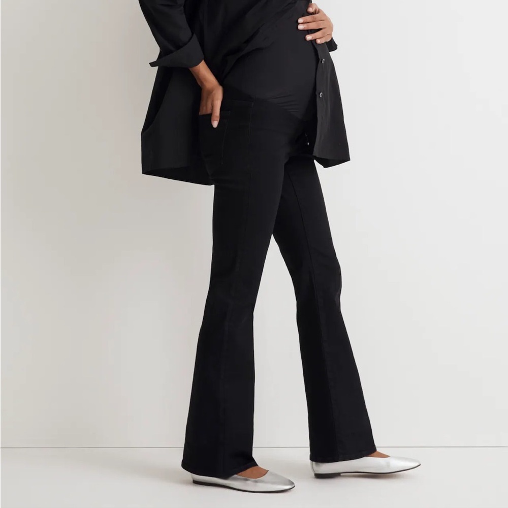 Maternity Over-The-Belly Skinny Flare Jeans in Black Frost Wash, size 25
